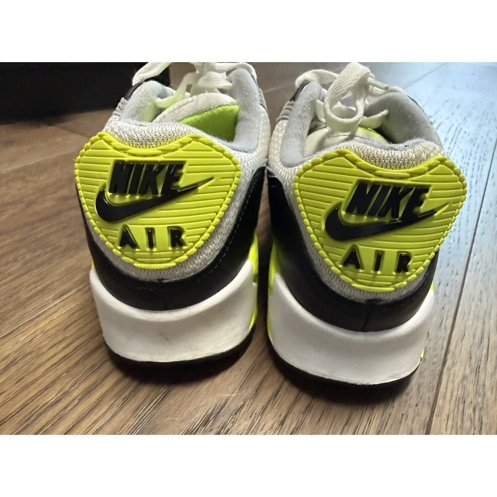 Nike Air Max 90 2020 Volt Size 9 women’s